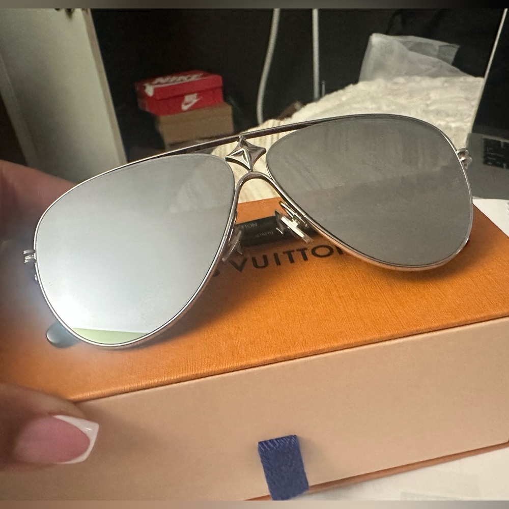 Flower chain pilot sunglasses